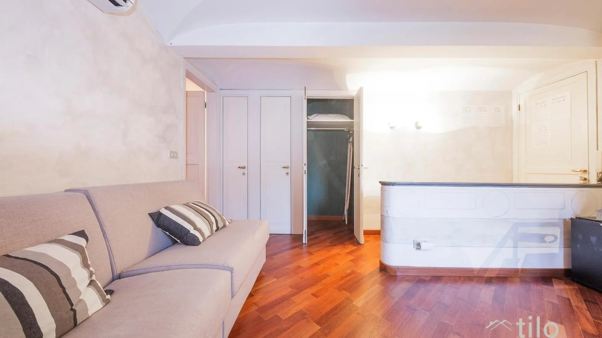 Tilo Hotel Genoa Guest house